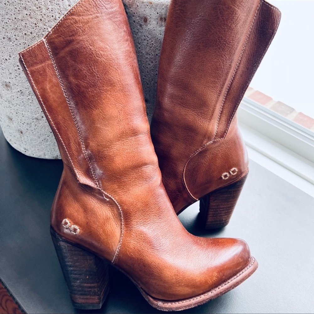 ISO!!! Embark Cognac size 8